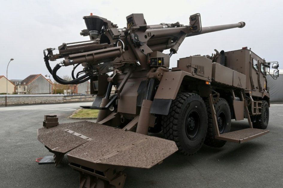 Croatie renforce sa défense avec l'acquisition de canons Caesar et la modernisation de ses Rafale