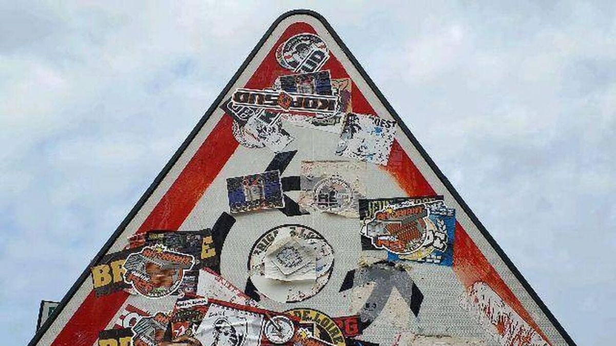 La lutte contre les stickers de supporters : un appel à l'ordre