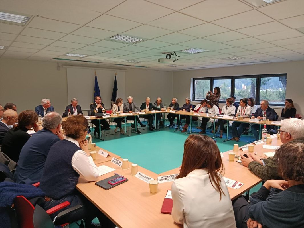 Aurore Bergé rencontre les acteurs de la victimologie à Arcachon