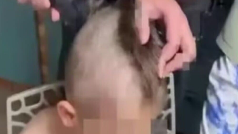 Deux enfants tondus à Paris : la mairie saisit la justice