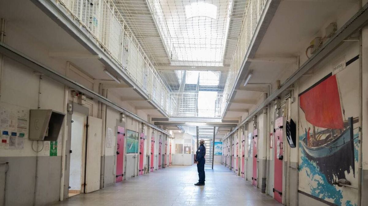 Fouilles XXL à la prison de Saint-Brieuc : un climat tendu et des découvertes surprenantes