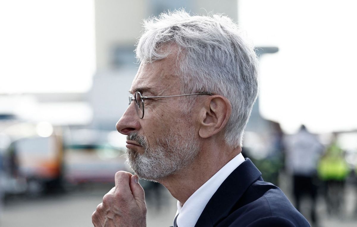 La justice face à la responsabilité du préfet Lallement dans une affaire de mutilation