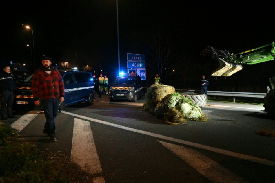 Agriculteurs en colère : levée partielle des barrages dans le Sud-Ouest