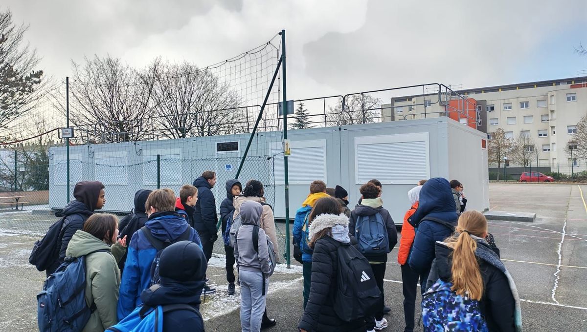 Dijon : Les élèves du collège Champollion reprennent le chemin des cours après l'incendie