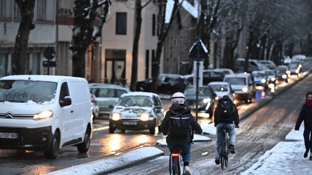 Rennes face au verglas : des usagers mécontents des pistes cyclables impraticables