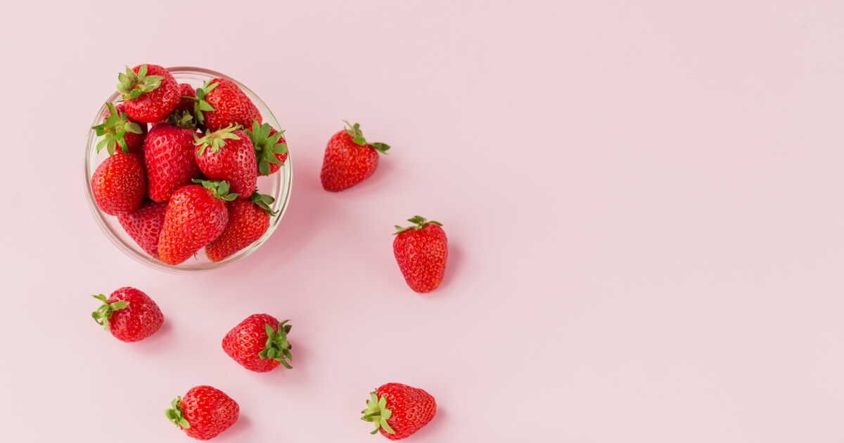 La recette gourmande de la salade de fraises anti-gaspillage par Cyril Lignac