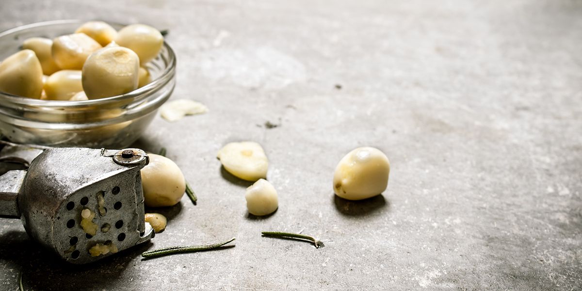 l'ail, un allié puissant au jardin : insecticide et fongicide naturel