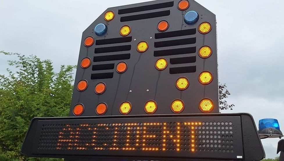 Accident spectaculaire sur la D33 : un poids lourd hors de contrôle bloque la circulation