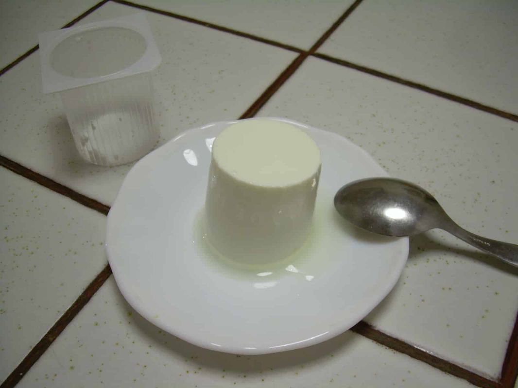 Le rôle essentiel du papier autour des petits-suisses : une tradition savoureuse à découvrir