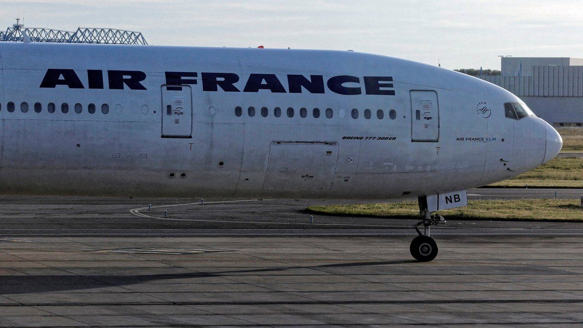 Dramatique incident en vol pour Air France : un réacteur en flammes