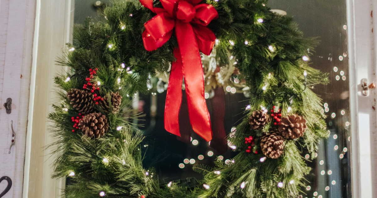 Créez votre couronne de Noël en un clin d'œil : le guide DIY
