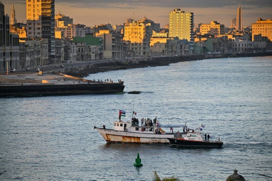 Traversée réussie : deux bateaux humanitaires atteignent Cuba malgré les alertes