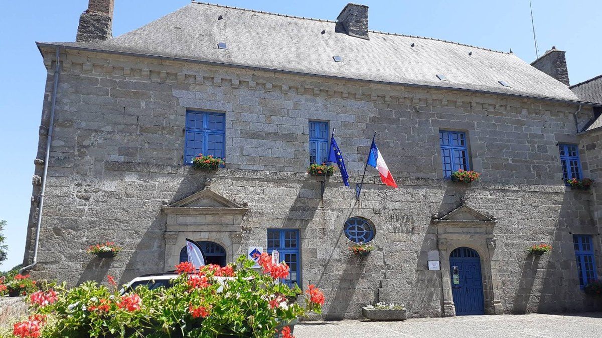 Un maire démissionne après des agressions : la démocratie en danger à Moncontour