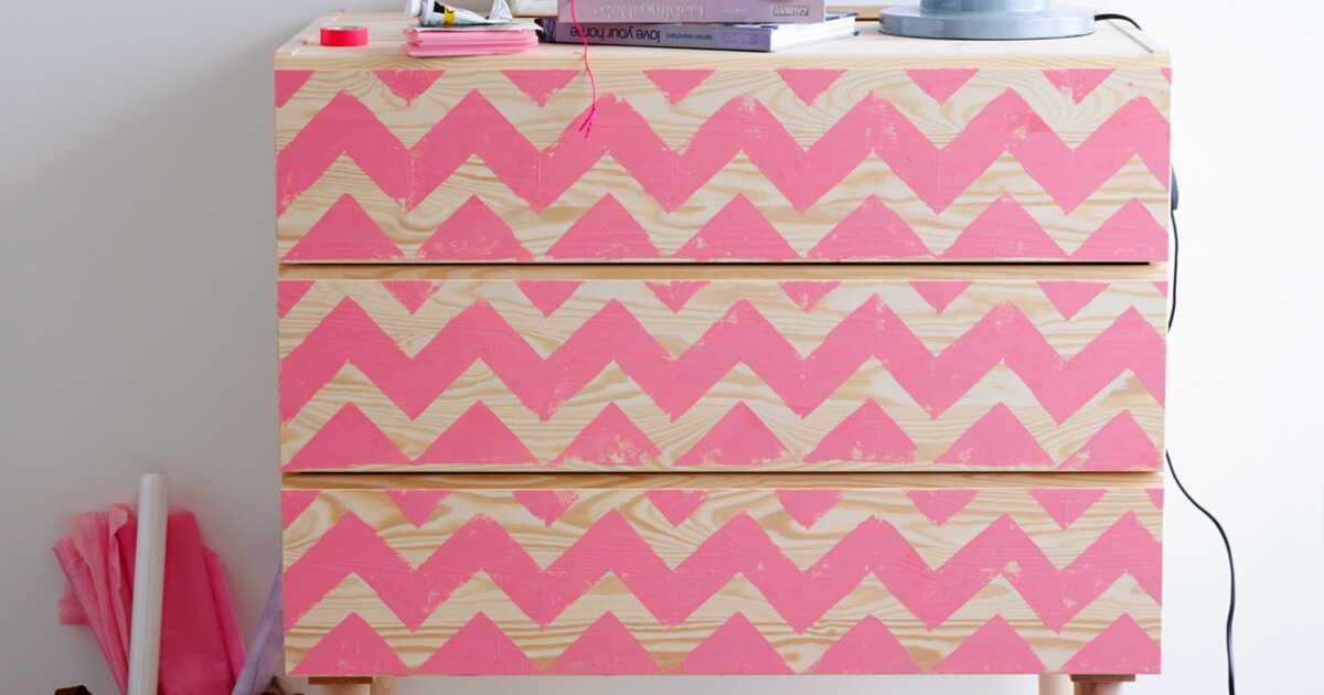 Osez le relooking : une commode pleine de couleurs