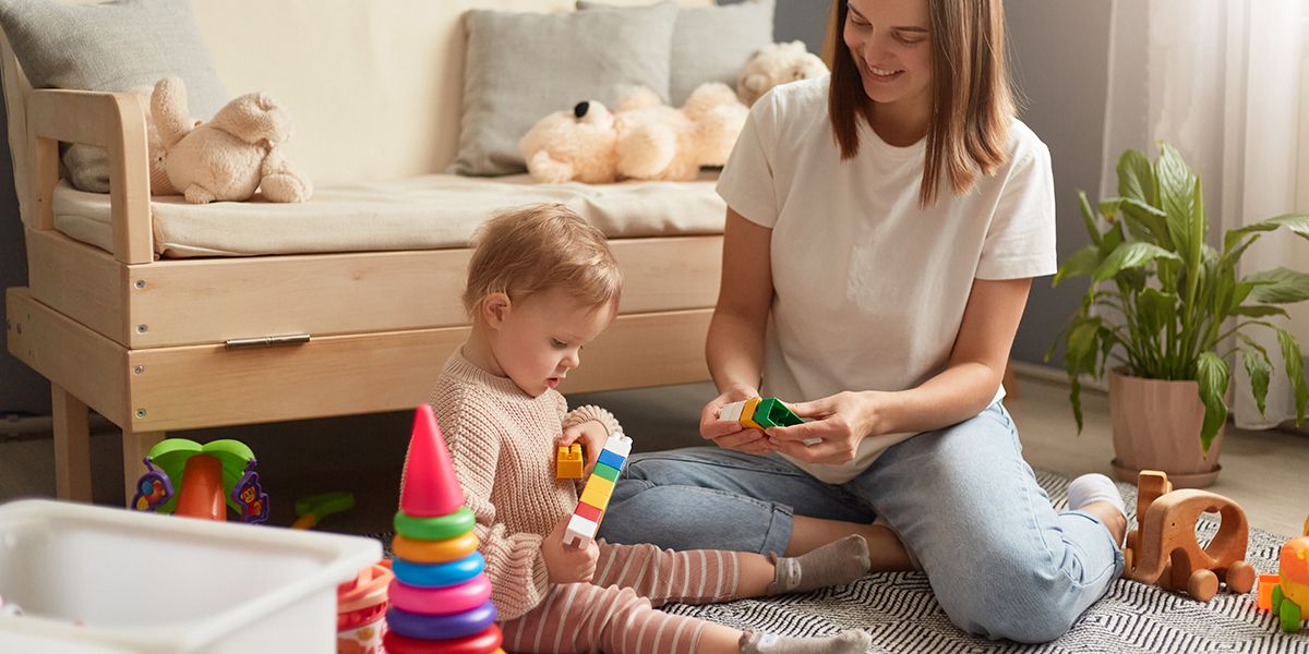 Les tarifs à connaître pour engager un baby-sitter : mode d'emploi