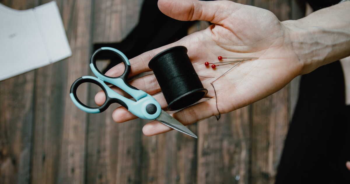 les indispensables pour débuter en couture : l'arsenal du couturier moderne