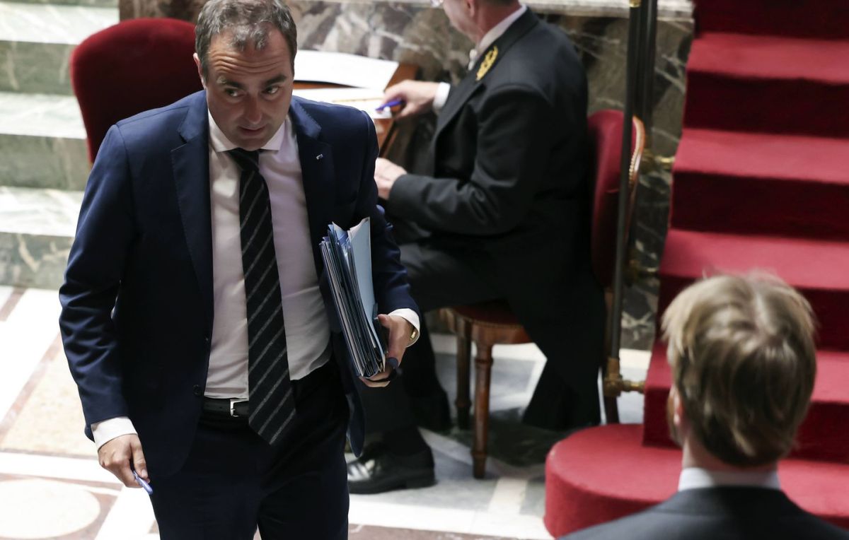 Le gouvernement abandonne le combat sur le travail le 1er mai pour cette année