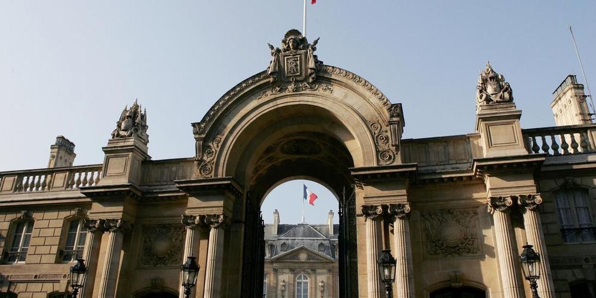 France : des enquêteurs au palais présidentiel en lien avec l’attribution d’un marché public
