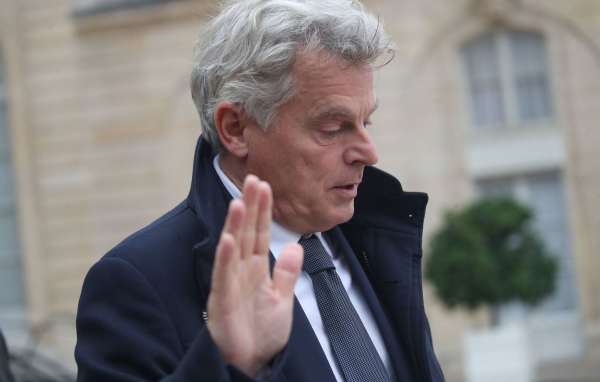 La blague qui dérange : Roussel en ligne de mire des militantes du PCF