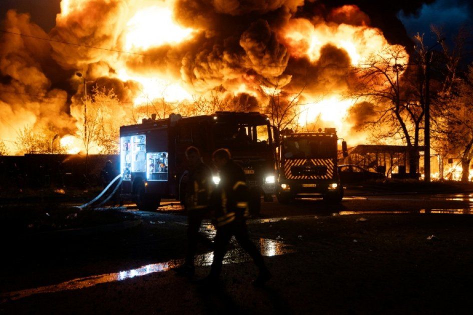 Des frappes russes dévastent l'Ukraine : au moins 16 morts et des centaines de blessés