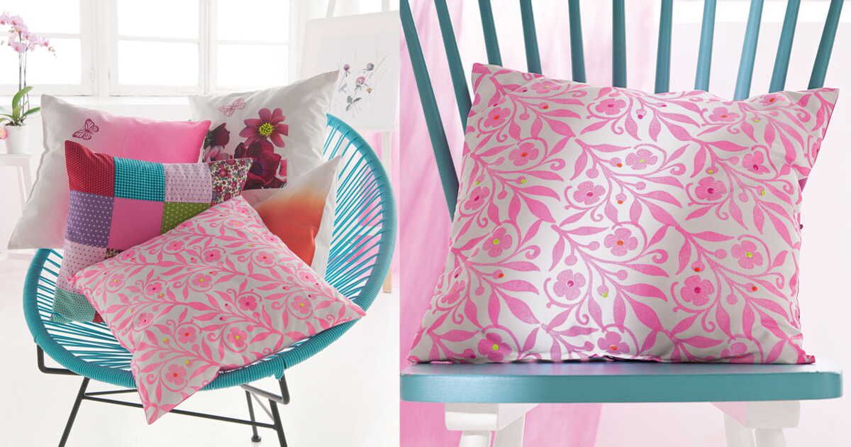 Un coussin fleuri qui fait pétiller votre intérieur