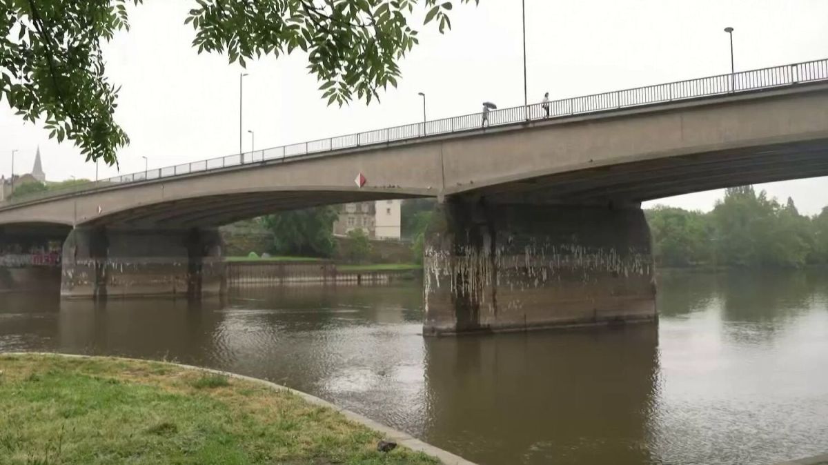 Tragédie nocturne : deux militaires perdent la vie lors d'un exercice de plongée à Angers