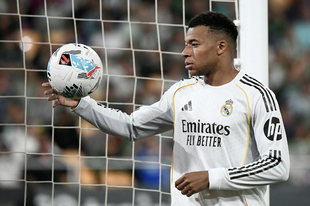 Kylian Mbappé sous le feu des critiques : l'escapade en Sardaigne scandalise les fans du Real
