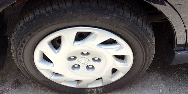 Comment changer les enjoliveurs de sa voiture ?