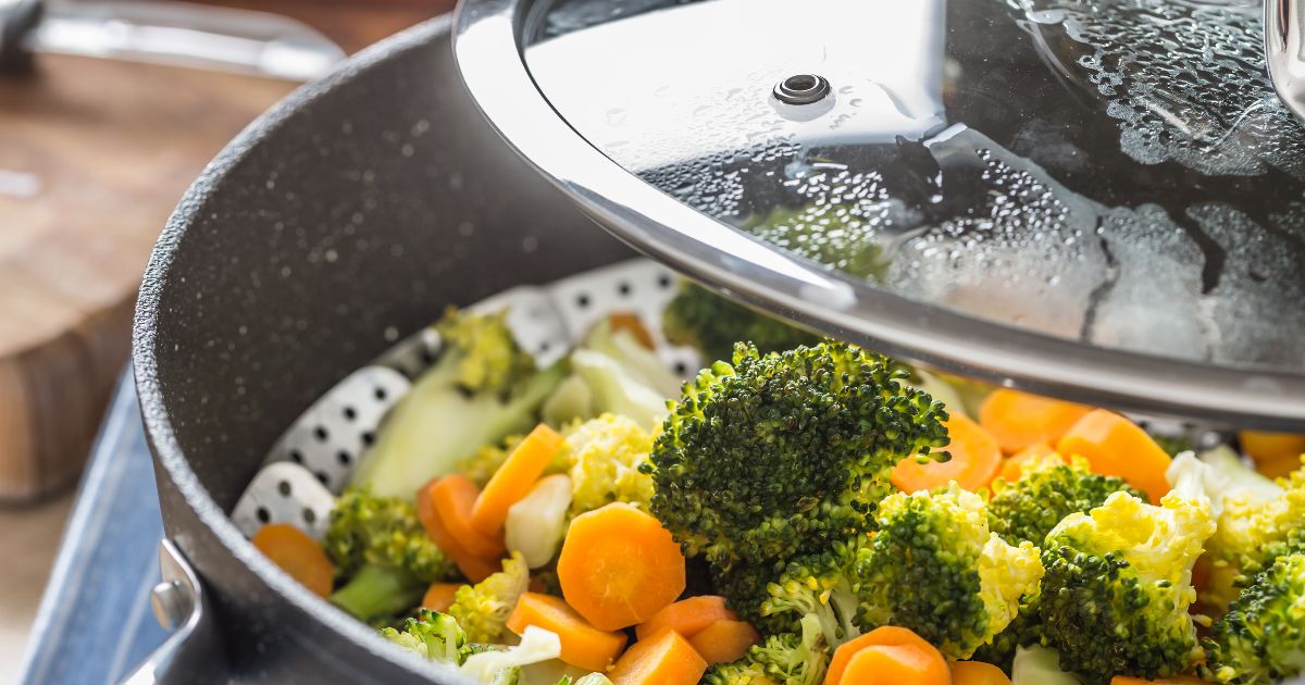 Black Friday 2024 : redécouvrez la cuisine saine avec un panier vapeur pratique