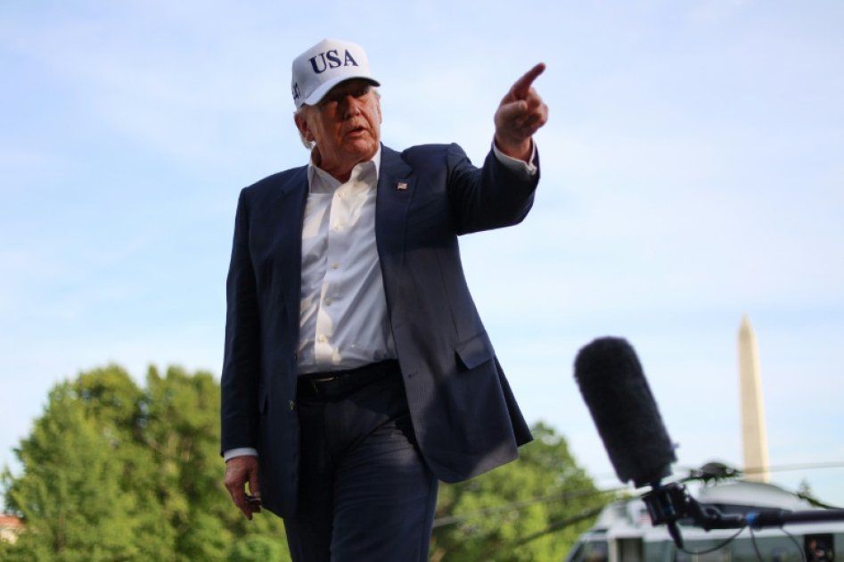 Trump lance une offensive contre les républicains dissonants