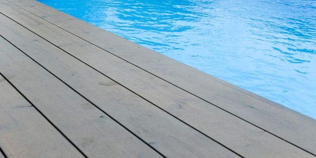 Les secrets de la piscine semi-enterrée : un choix astucieux pour votre jardin