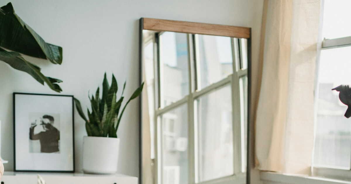 Transformez votre intérieur avec un miroir ondulé : le DIY facile à adopter