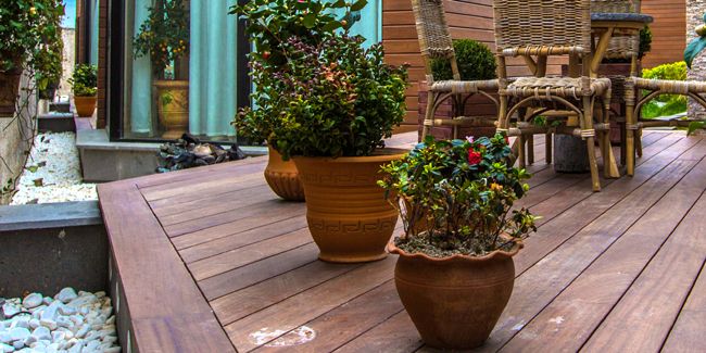 Construire sa terrasse : les règles à connaître avant de se lancer