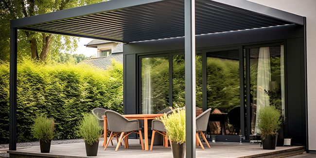Découvrez la pergola bioclimatique : confort, budget et choix essentiels