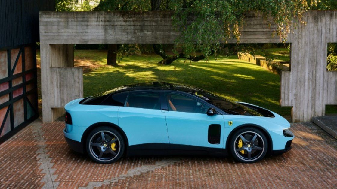 Ferrari présente la Luce, son premier modèle électrique : entre promesse et scepticisme