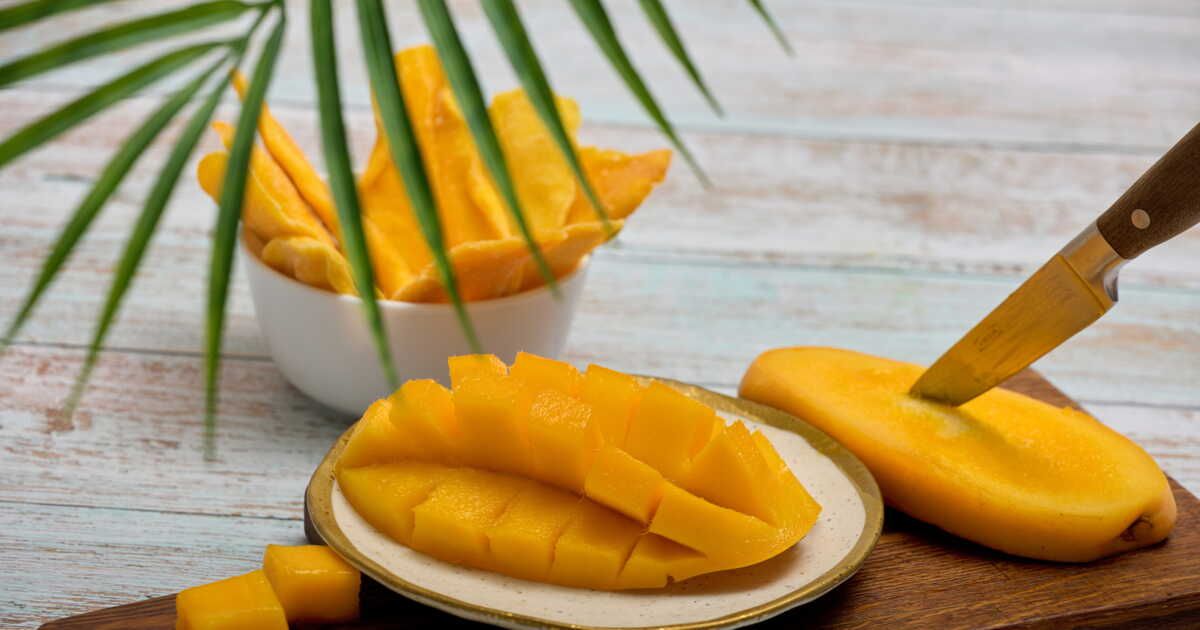 Découvrez l'astuce infaillible pour couper une mangue en un clin d'œil