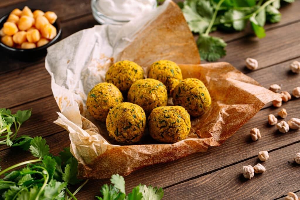 Les secrets de Julie Andrieu pour des falafels croustillants au Liban
