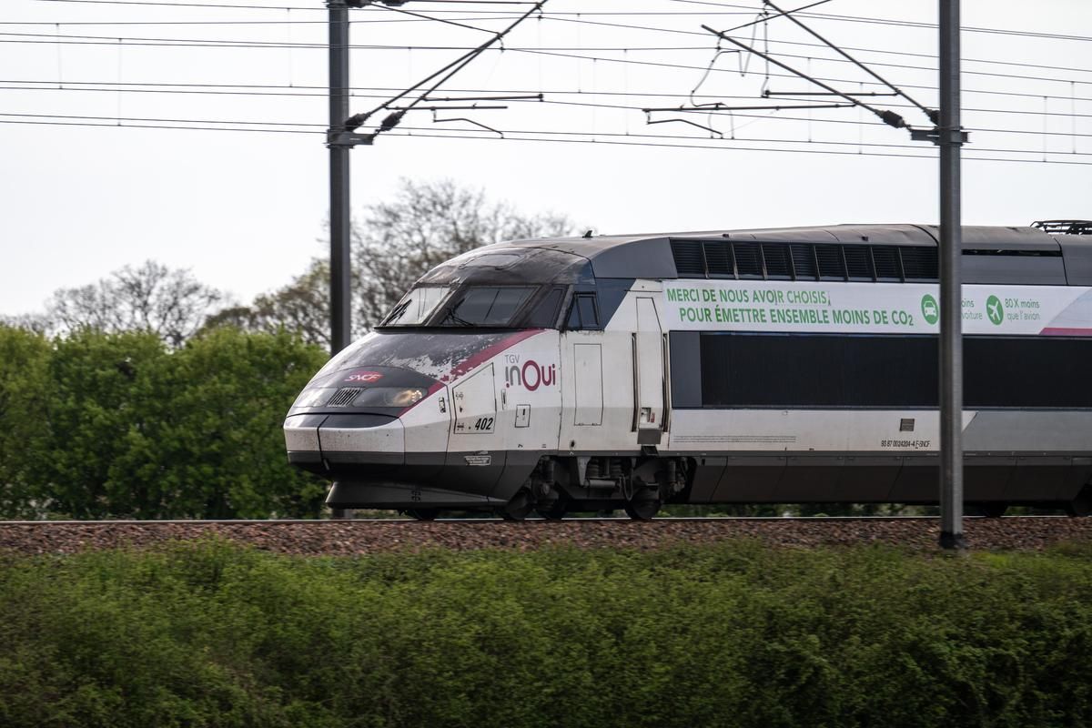 canicule et trains : la sncf face à la crise