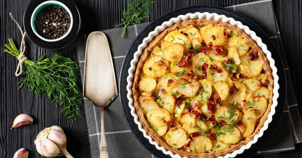 Savourez une quiche réconfortante aux pommes de terre et lardons pour vos dîners