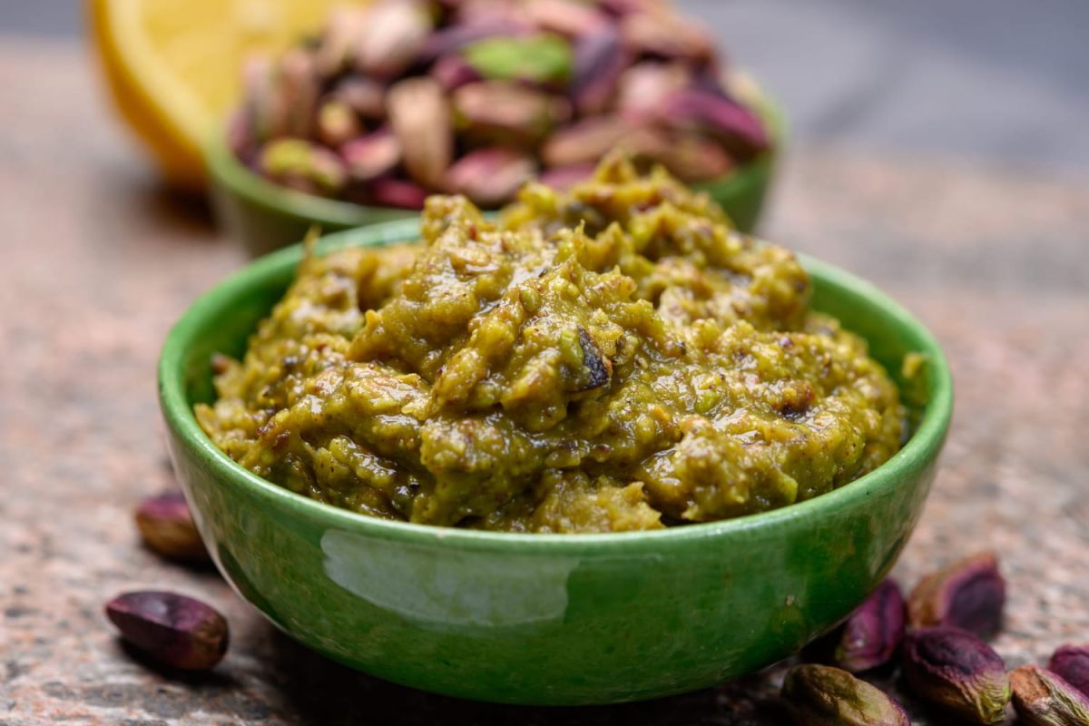 Découvrez la recette raffinée du pesto à la pistache de Cyril Lignac