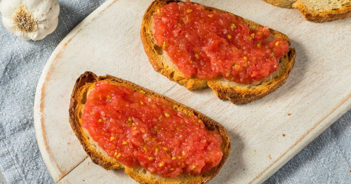 Découvrez le pan con tomate, le tapa espagnol qui allie simplicité et saveurs