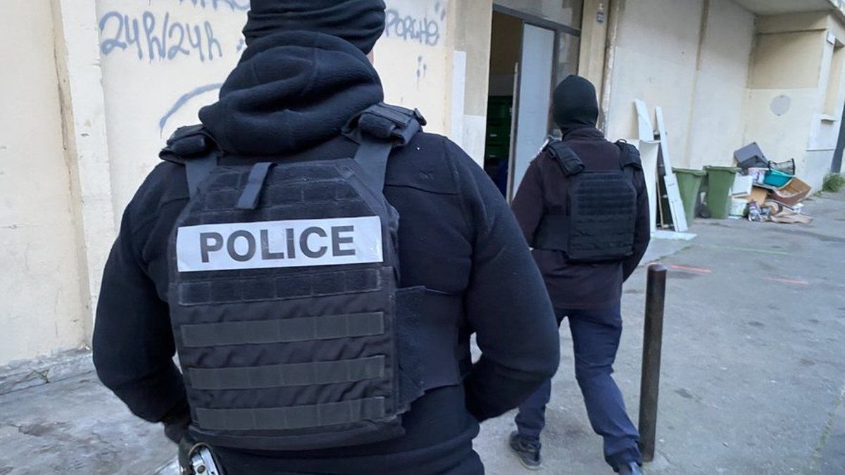 Fusillade à Nîmes : une enquête lancée après des interpellations