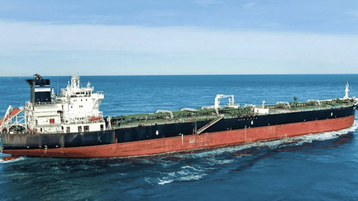 Un pétrolier russe intercepté par la Marine nationale au large de Brest