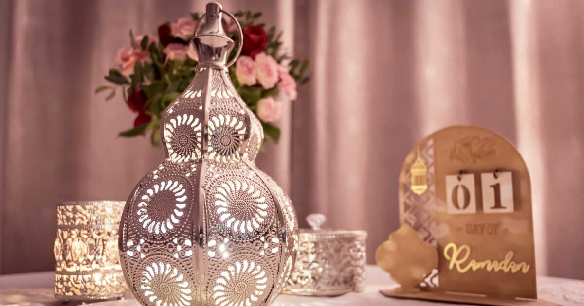 Créer une ambiance festive pour l'Iftar : astuces déco pour le Ramadan