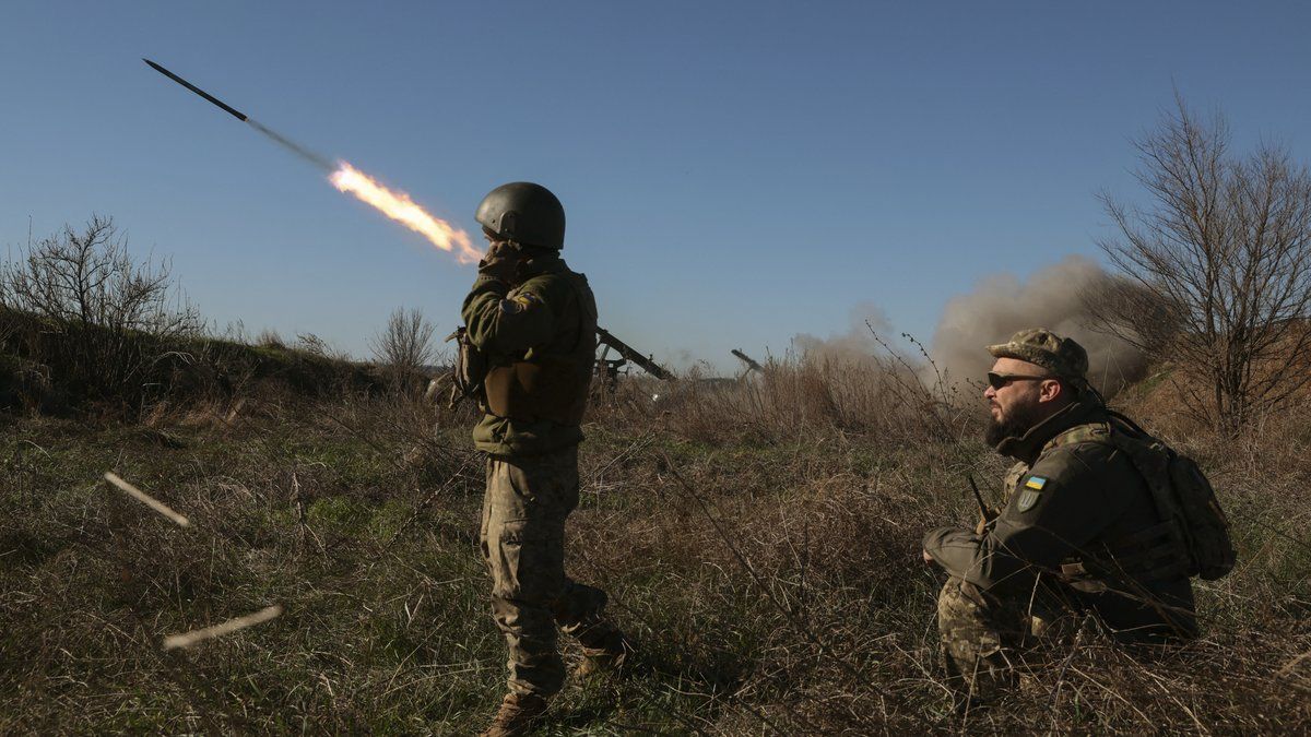 Des armes des années 1960 : la Russie fait appel aux lance-roquettes Grad-P en Ukraine