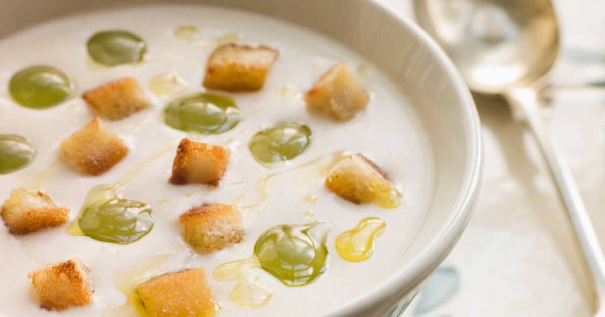 Dégustez l'ajo blanco, la soupe froide aux amandes de l'Andalousie