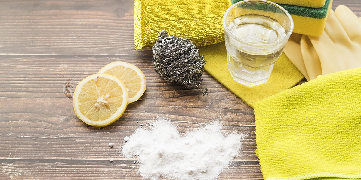 diez alternatives écologiques à l'eau de javel pour un ménage plus sain