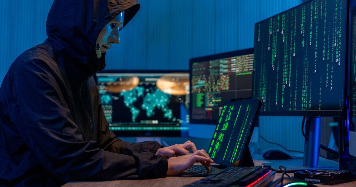 Un coup de filet spectaculaire : l'Office anti-cybercriminalité démantèle un réseau de hackers