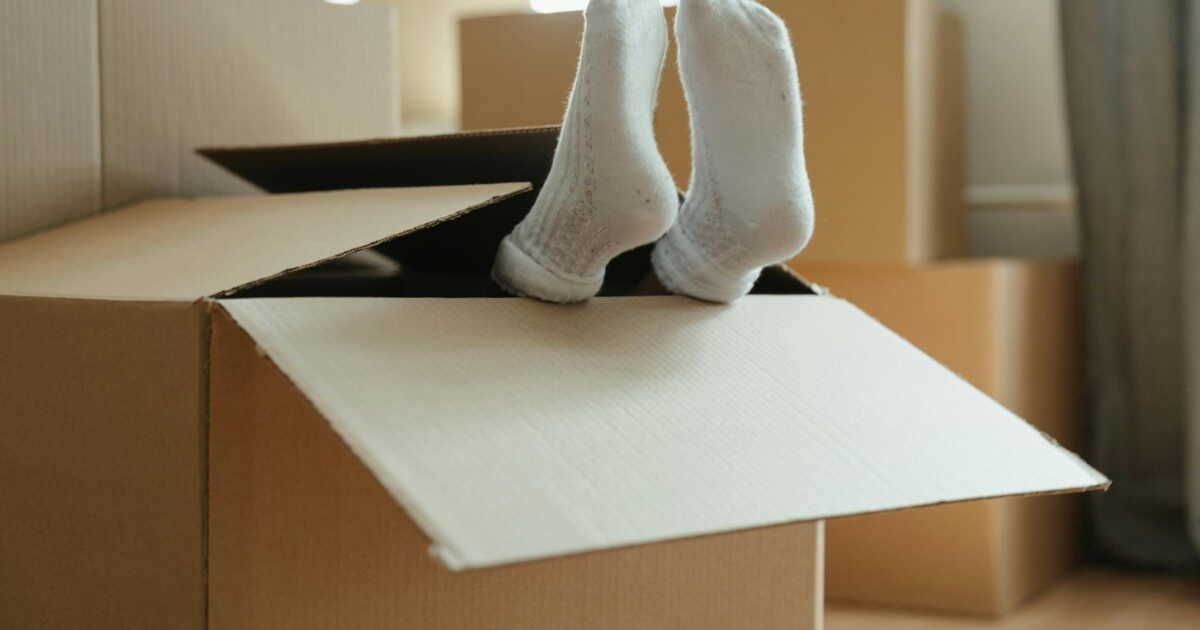 Peindre avec une chaussette : la tendance DIY qui change tout