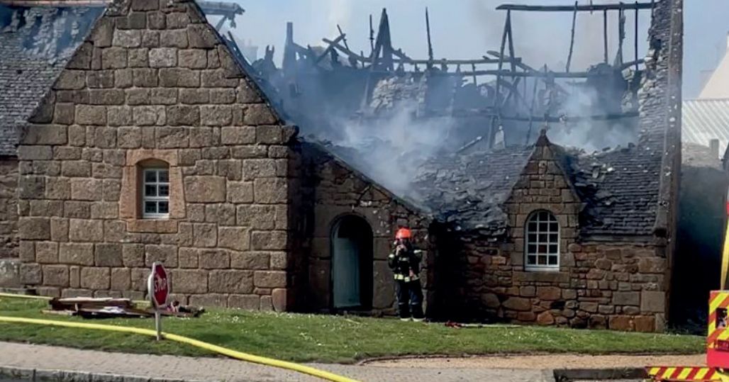 L'incendie dévastateur de la chapelle Sainte-Anne à Trégastel : un appel à la solidarité